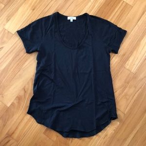 Aritzia Wilfred scoop neck black tee